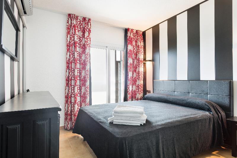 Apartamentos Salles Beach L'Estartit Ngoại thất bức ảnh