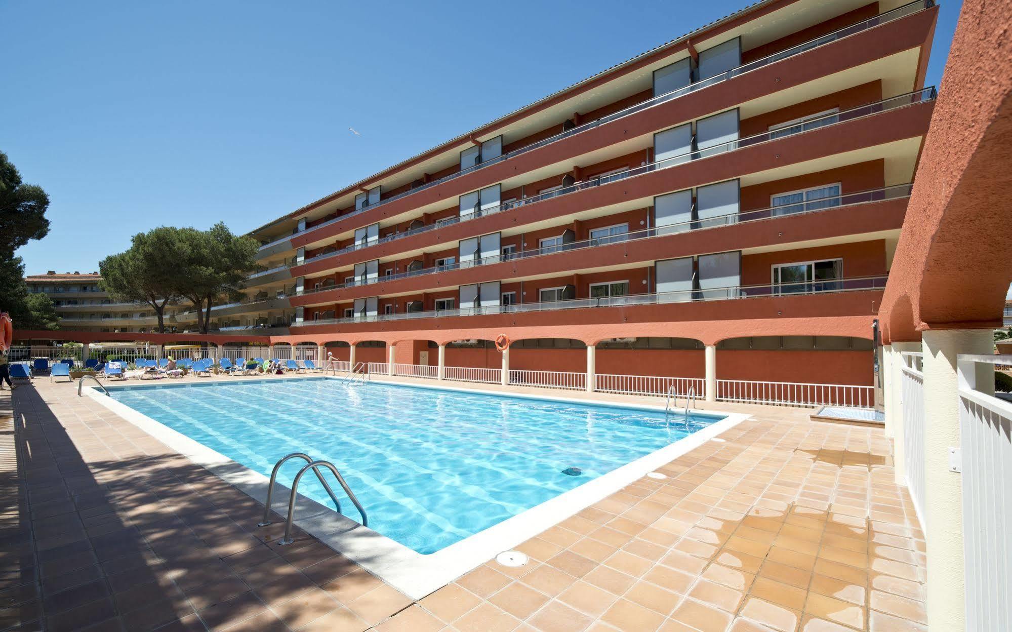 Apartamentos Salles Beach L'Estartit Ngoại thất bức ảnh